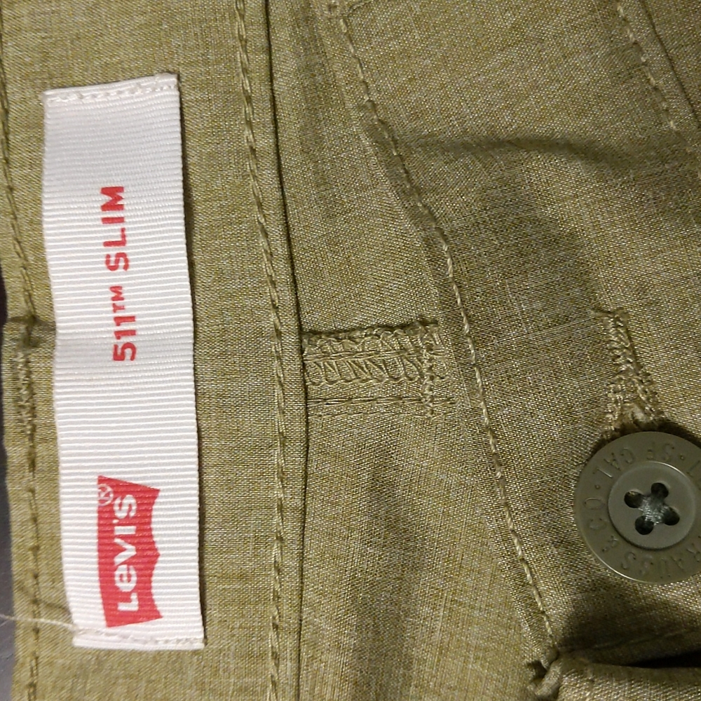 ✨5/$25✨ Boys Levi's 511 tan moisture wicking shorts - Picture 5 of 6